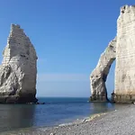 Mp- En Famille Ou Entre Amis-ies Avec De L'espace Et A 3min * Étretat